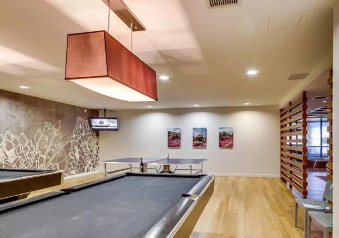 N2N Suites - Downtown Lake & City View Apartments Toronto