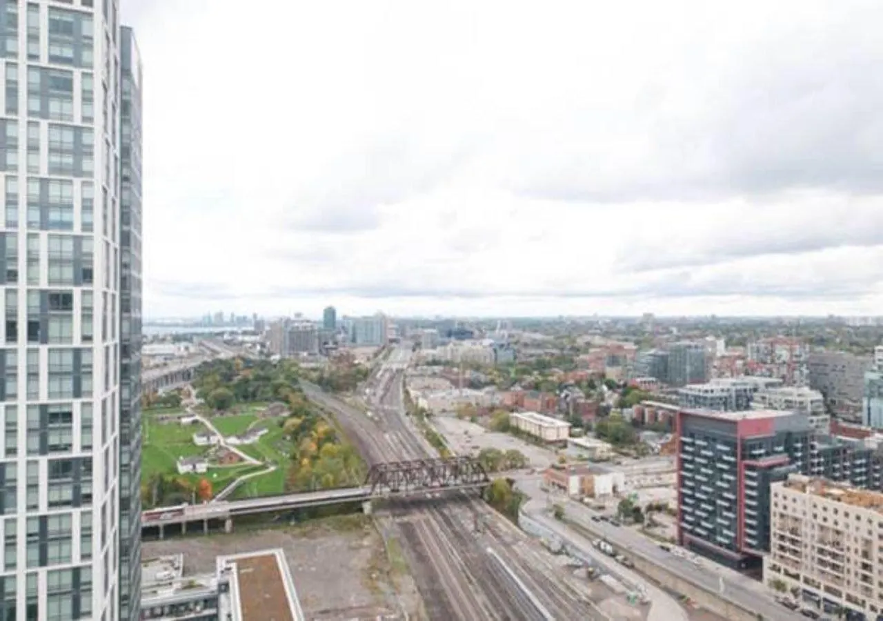 N2N Suites - Downtown Lake & City View Apartments Toronto