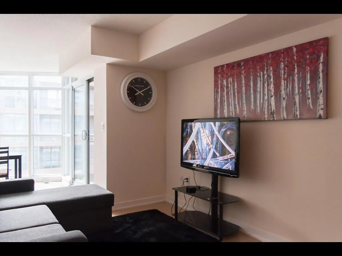 N2N Suites - Downtown Lake & City View Apartments Toronto