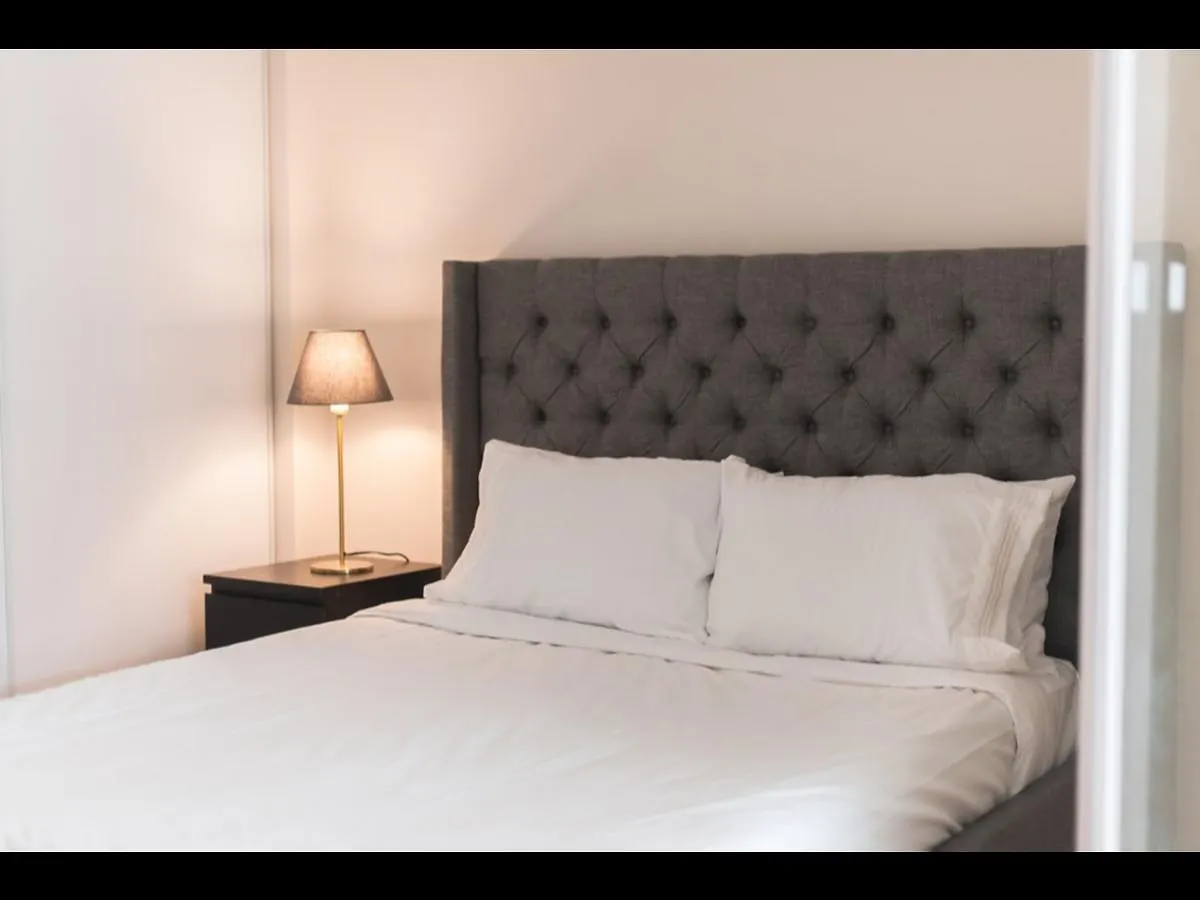 N2N Suites - Downtown Lake & City View Apartments Toronto 0*,  Canada