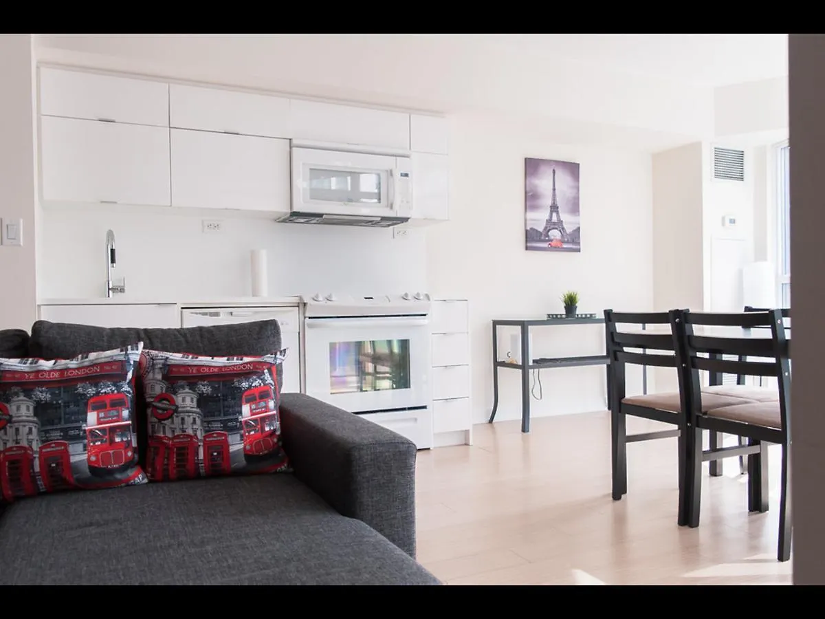 N2N Suites - Downtown Lake & City View Apartments Toronto