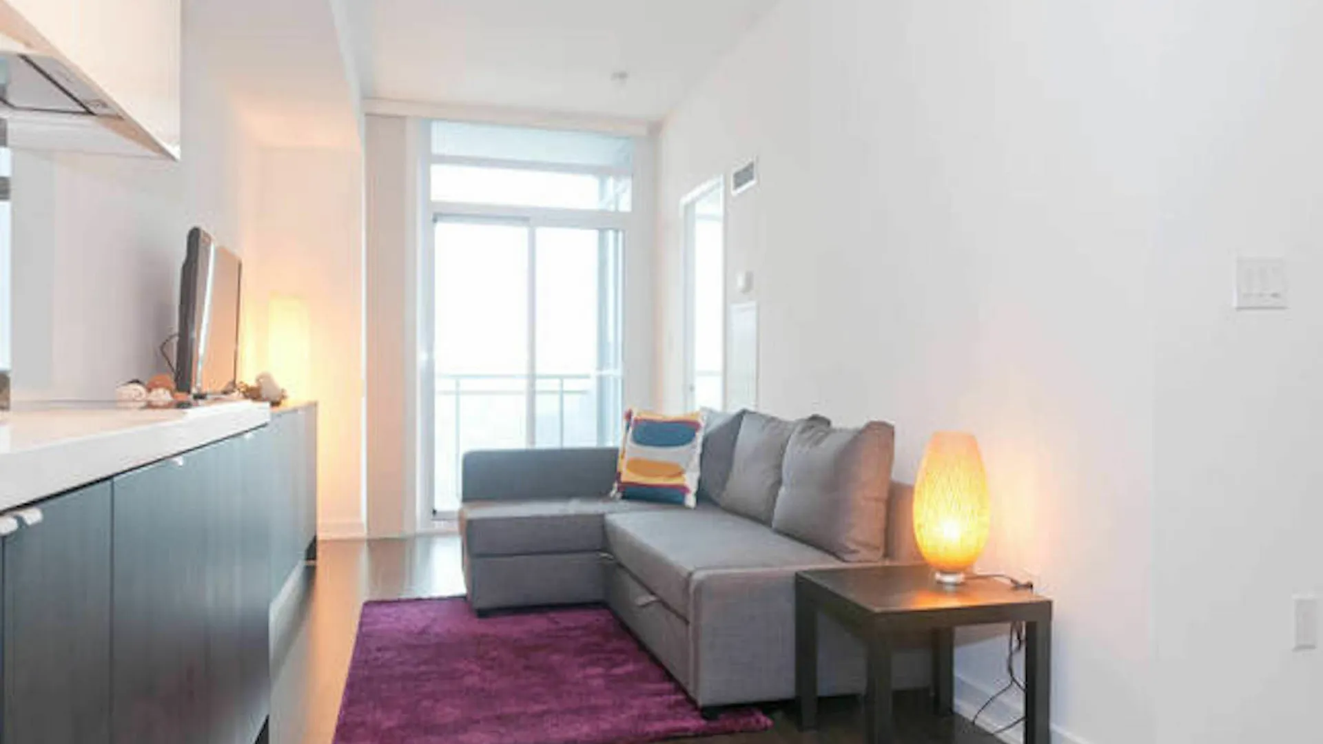 N2N Suites - Downtown Lake & City View Apartments Toronto