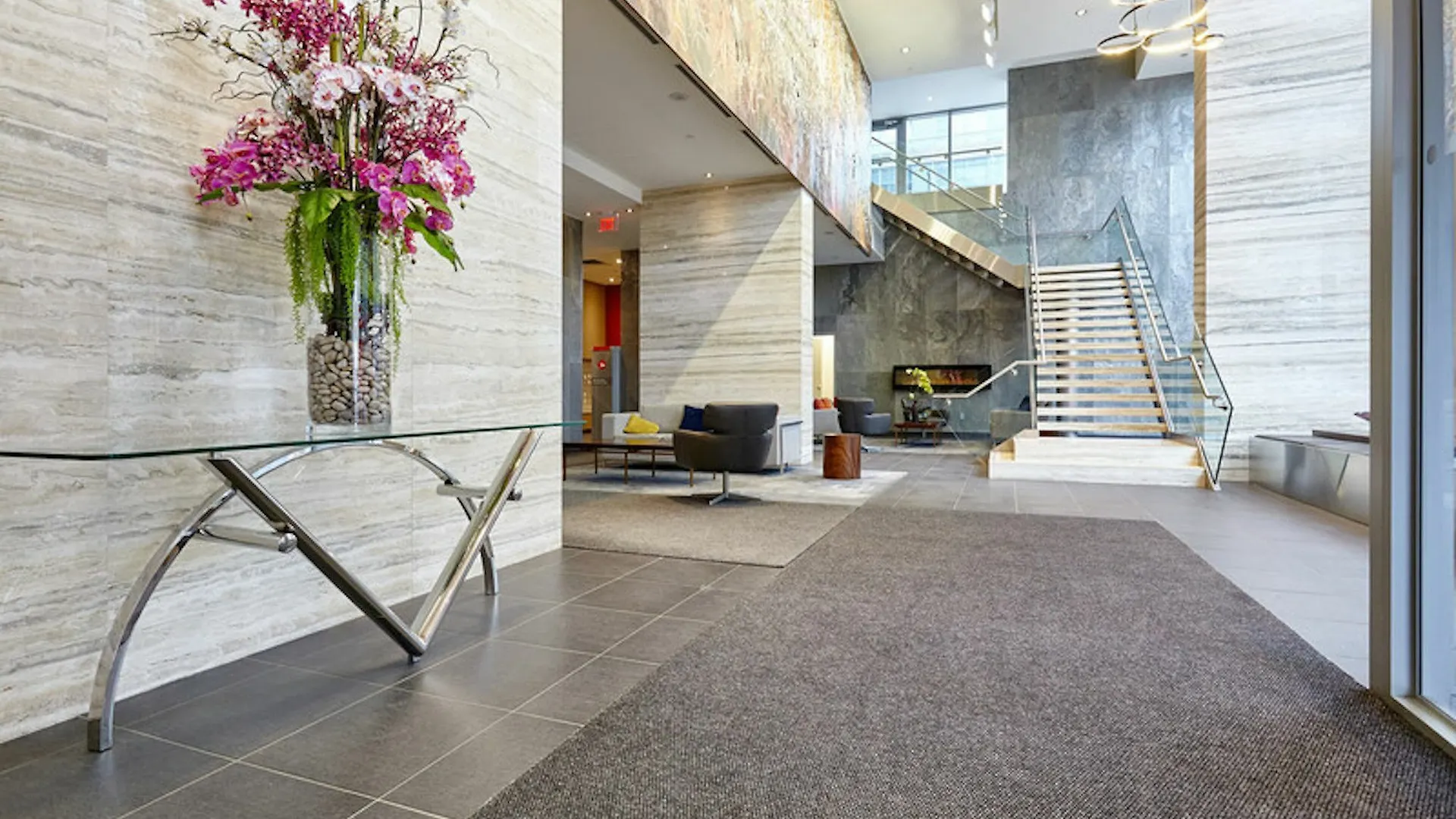 N2N Suites - Downtown Lake & City View Apartments Toronto