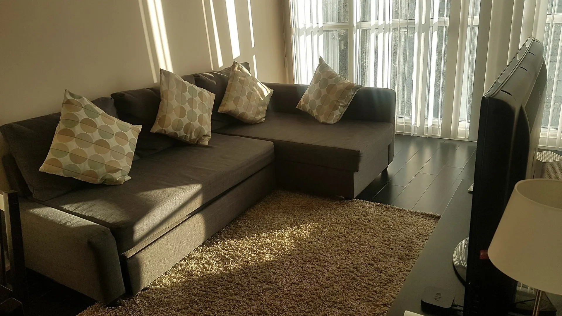 N2N Suites - Downtown Lake & City View Apartments Toronto