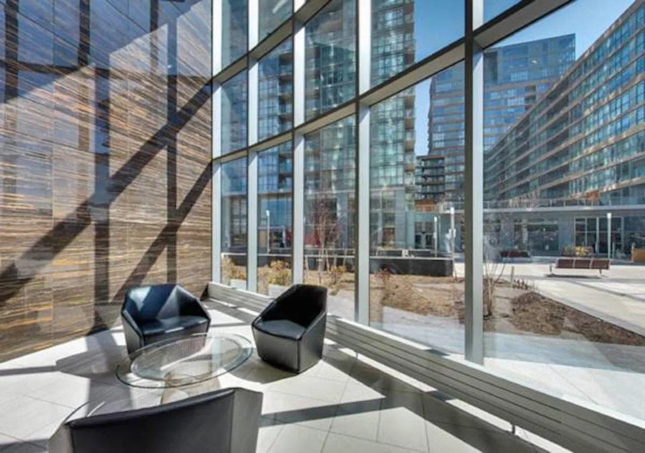 N2N Suites - Downtown Lake & City View Apartments Toronto